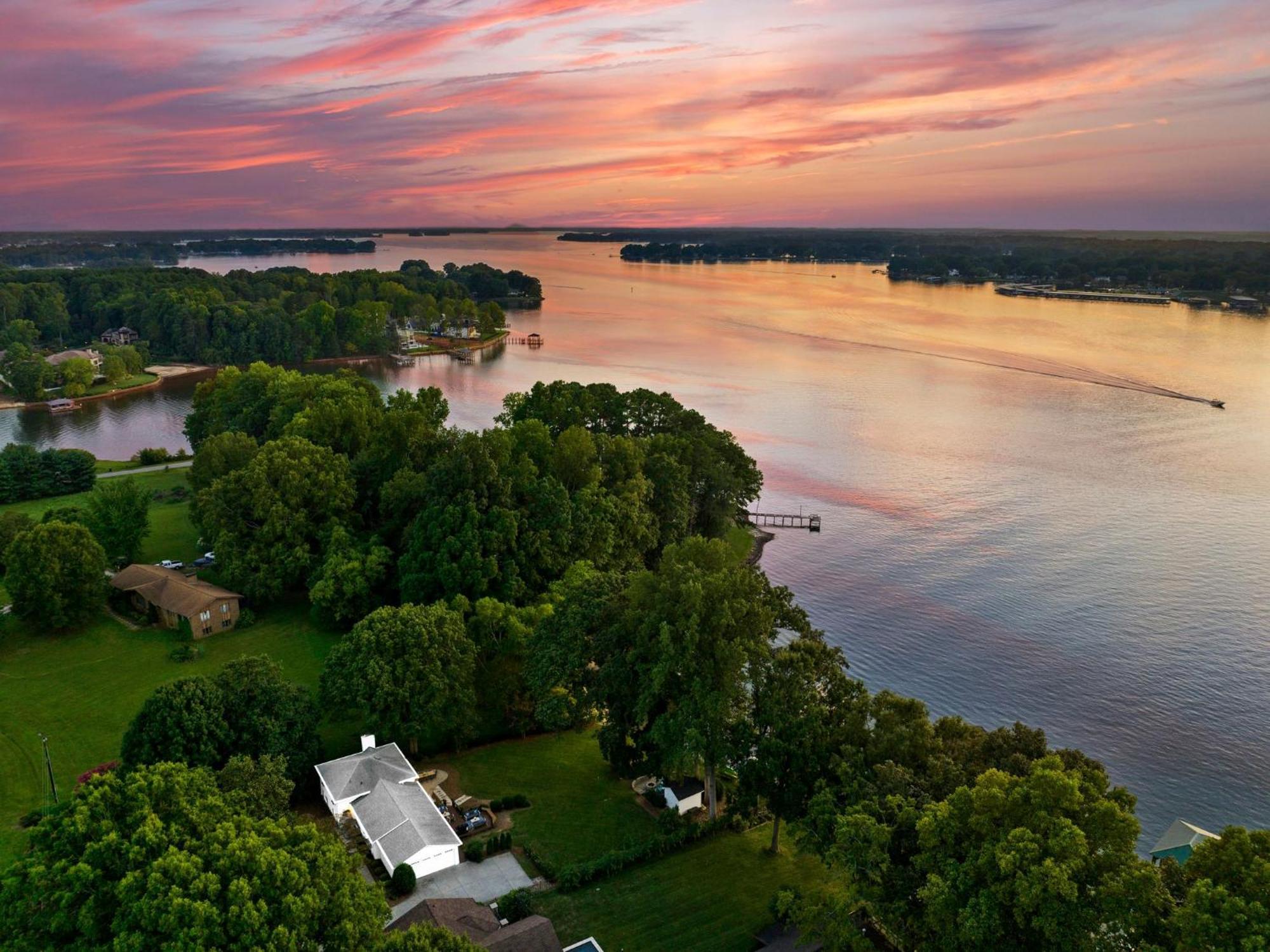 Lakefront Living Mooresville Exteriör bild